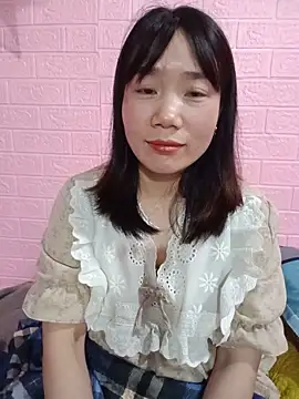 Snapshot of Em_xinh05 chatting on 18, 6, 2026 Em xinh05 online show from 18, 6, 2026