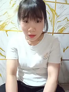 Snapshot of Em_xinh05 chatting on 17, 6, 2026 Em xinh05 online show from 17, 6, 2026