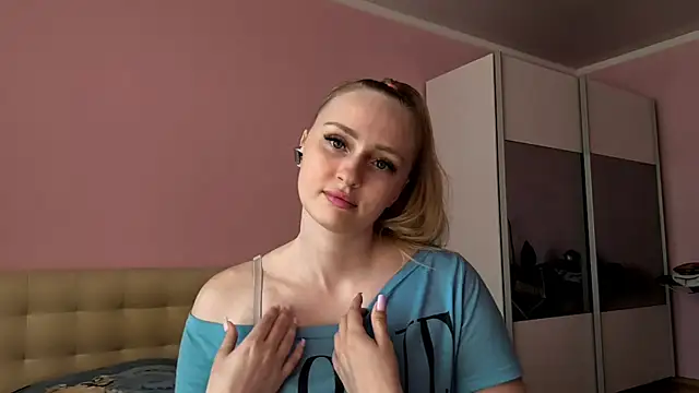Snapshot of mintchill chatting on 23, 6, 2026 mintchill online show from 23, 6, 2026