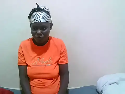 Snapshot of bianca_love2 chatting on 6, 7, 2026 bianca love2 online show from 6, 7, 2026