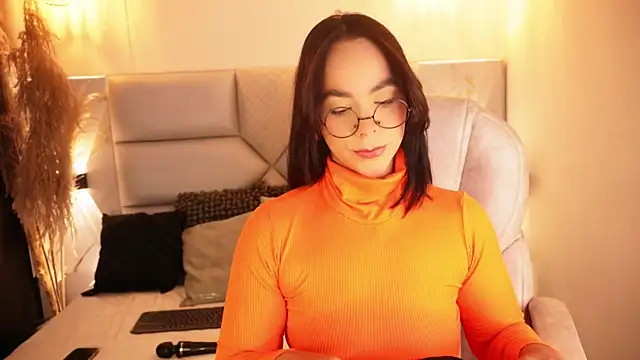 Snapshot of imLeanna_ chatting on 25, 6, 2026 imLeanna online show from 25, 6, 2026