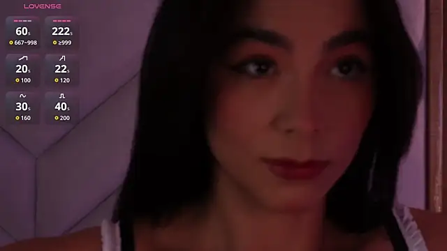 Snapshot of imLeanna_ chatting on 10, 7, 2026 imLeanna online show from 10, 7, 2026