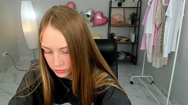 Snapshot of Mary_Bradley chatting on 20, 6, 2026 Mary Bradley online show from 20, 6, 2026
