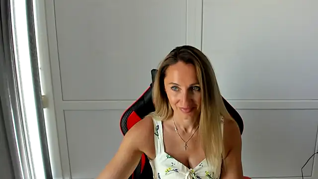 Snapshot of LilyDreamm chatting on 18, 7, 2026 LilyDreamm online show from 18, 7, 2026