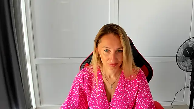 Snapshot of LilyDreamm chatting on 1, 7, 2026 LilyDreamm online show from 1, 7, 2026