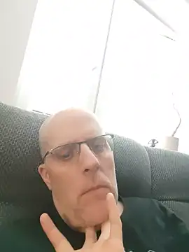 Snapshot of erer211 chatting on 7, 7, 2026 erer211 online show from 7, 7, 2026