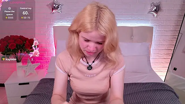 Snapshot of ChloeWells chatting on 9, 7, 2026 ChloeWells online show from 9, 7, 2026