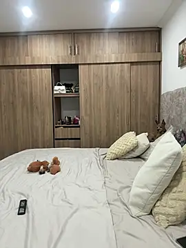 Valen Milf4u online show from 21, 7, 2026