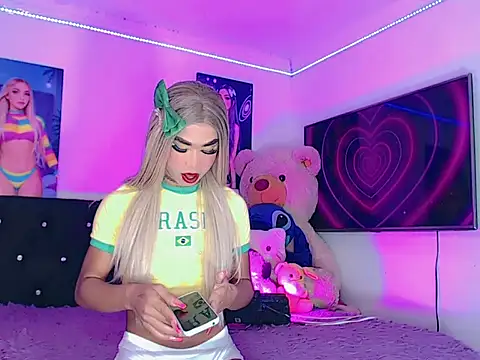 Snapshot of HeidiVanessa chatting on 19, 6, 2026 HeidiVanessa online show from 19, 6, 2026