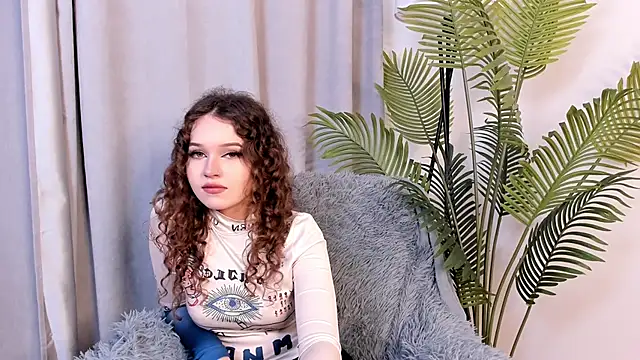 Snapshot of EsterReichert chatting on 19, 6, 2026 EsterReichert online show from 19, 6, 2026