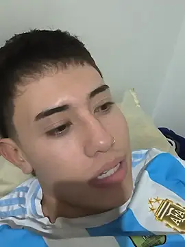 Snapshot of Thiagoo_Vega chatting on 14, 7, 2026 Thiagoo Vega online show from 14, 7, 2026