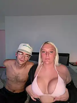 Blondebarbie21 online show from 4, 8, 2026