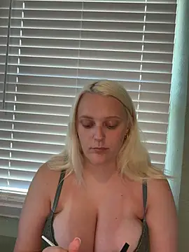 Blondebarbie21 online show from 28, 6, 2026