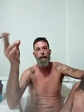 Snapshot of longerFellow chatting on 8, 7, 2026 longerFellow online show from 8, 7, 2026
