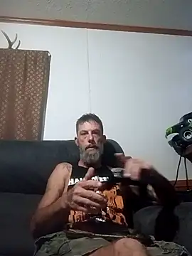 Snapshot of longerFellow chatting on 7, 7, 2026 longerFellow online show from 7, 7, 2026