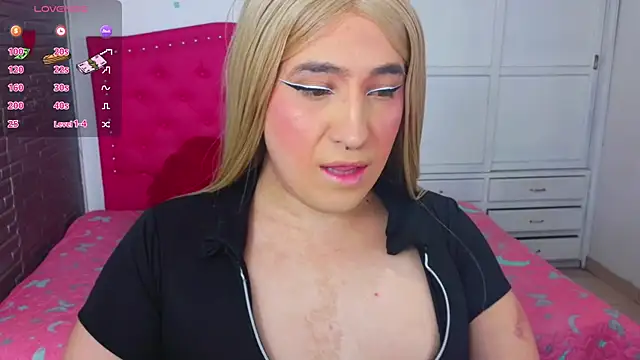 Snapshot of roxxy_pink_ chatting on 5, 8, 2026 roxxy pink online show from 5, 8, 2026