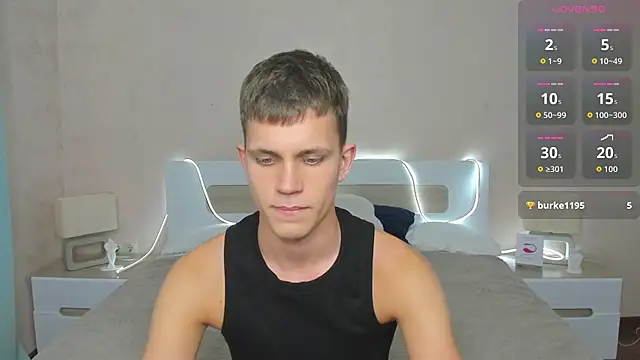 Snapshot of m0neyken chatting on 19, 7, 2026 m0neyken online show from 19, 7, 2026