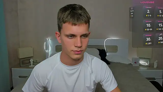 Snapshot of m0neyken chatting on 13, 7, 2026 m0neyken online show from 13, 7, 2026