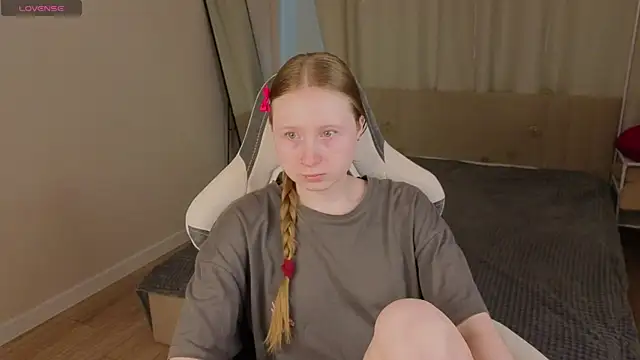 Snapshot of LiliTiny chatting on 6, 7, 2026 LiliTiny online show from 6, 7, 2026