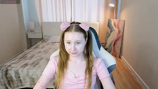Snapshot of LiliTiny chatting on 25, 6, 2026 LiliTiny online show from 25, 6, 2026