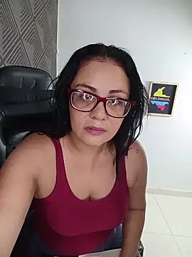 Snapshot of DiablaProhibida chatting on 21, 6, 2026 DiablaProhibida online show from 21, 6, 2026