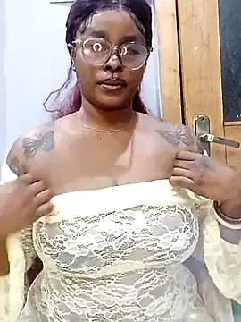 pearlsweetgirl online show from 6, 8, 2026