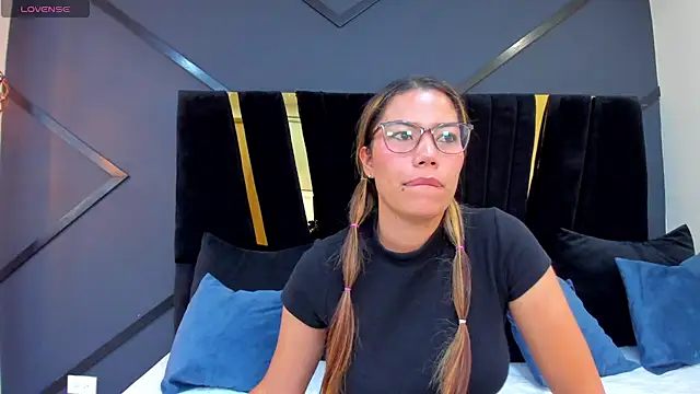 esther xo online show from 1, 7, 2026
