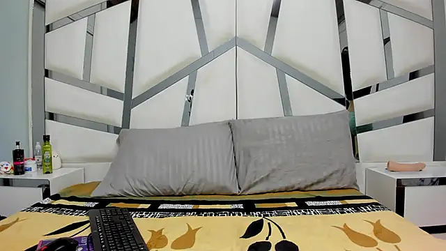 Snapshot of Violett_Bliss chatting on 15, 7, 2026 Violett Bliss online show from 15, 7, 2026
