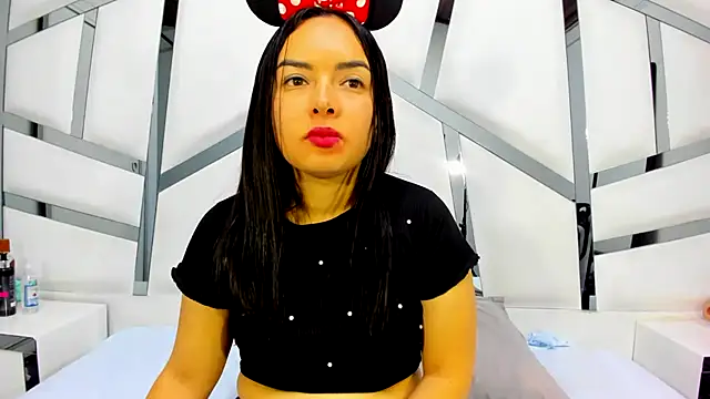 Snapshot of Violett_Bliss chatting on 8, 8, 2026 Violett Bliss online show from 8, 8, 2026