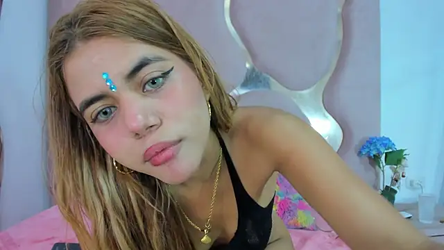 Snapshot of Lia_petiteht chatting on 11, 7, 2026 Lia petiteht online show from 11, 7, 2026