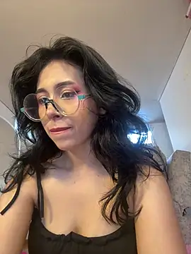 Snapshot of Vi_anayaa chatting on 4, 8, 2026 Vi anayaa online show from 4, 8, 2026