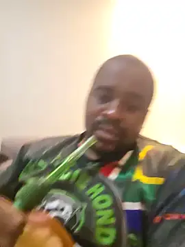 Snapshot of shakazulu30 chatting on 21, 6, 2026 shakazulu30 online show from 21, 6, 2026