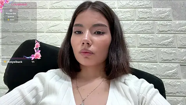 Snapshot of HolliMalory chatting on 3, 7, 2026 HolliMalory online show from 3, 7, 2026