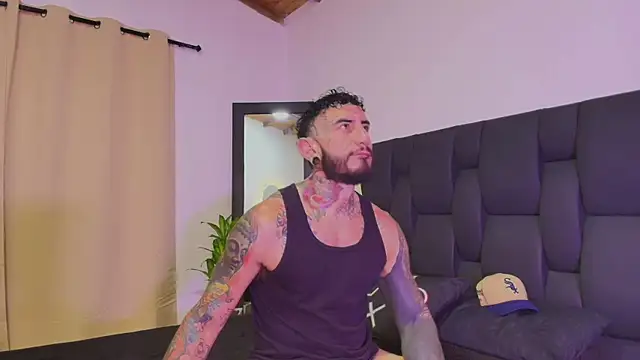 Snapshot of dilan_scootk_j chatting on 25, 6, 2026 dilan scootk j online show from 25, 6, 2026