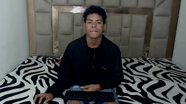 Snapshot of adrian66x chatting on 23, 6, 2026 adrian66x online show from 23, 6, 2026