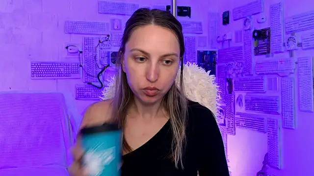 ErinWise online show from 4, 8, 2026
