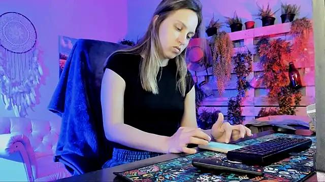 ErinWise online show from 30, 6, 2026