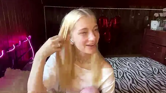 Snapshot of GlyndaMccannon chatting on 2, 8, 2026 GlyndaMccannon online show from 2, 8, 2026