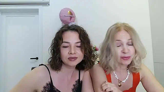 Snapshot of Selenneh chatting on 5, 7, 2026 Selenneh online show from 5, 7, 2026