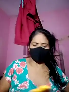 Snapshot of Noor__Malika- chatting on 17, 7, 2026 Noor Malika- online show from 17, 7, 2026
