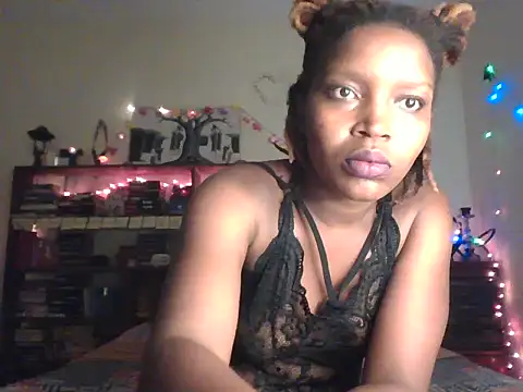 Snapshot of SexyArya_ chatting on 4, 8, 2026 SexyArya online show from 4, 8, 2026