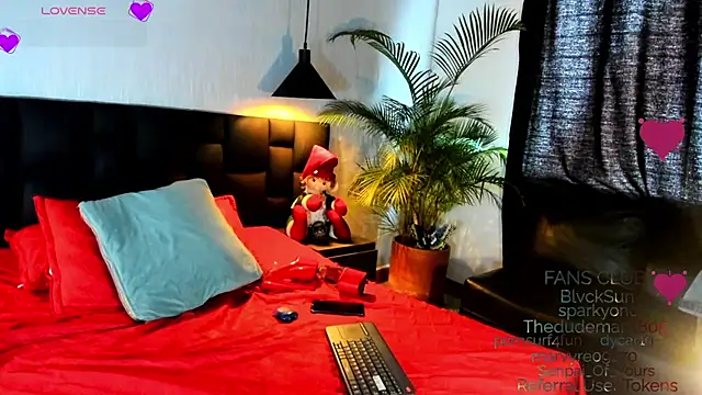 love amor  online show from 4, 12, 2025