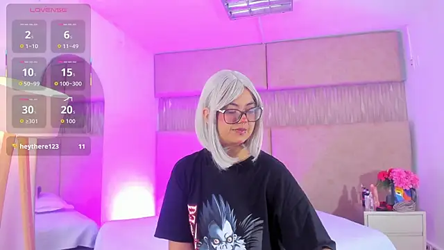 Snapshot of __Izumii__ chatting on 18, 7, 2026 Izumii online show from 18, 7, 2026