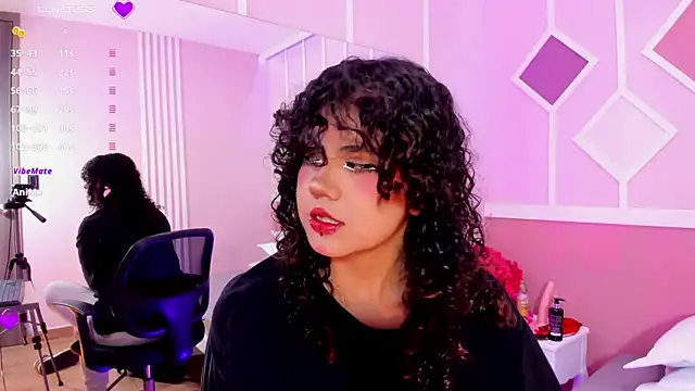 Snapshot of __Izumii__ chatting on 7, 7, 2026 Izumii online show from 7, 7, 2026