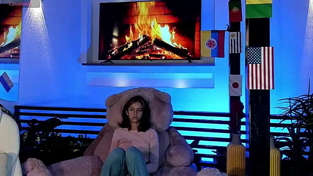 SAMANTHA KALUSS online show from 25, 6, 2026
