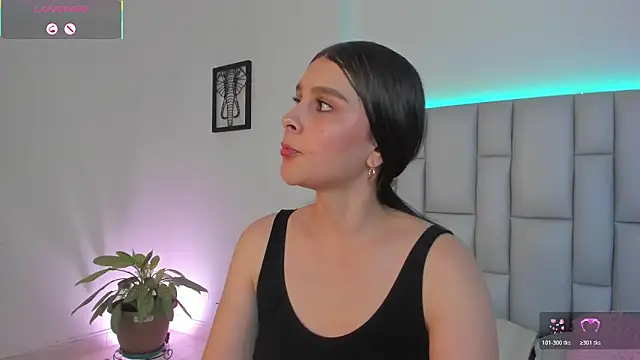 Geyn gomezz online show from 17, 7, 2026