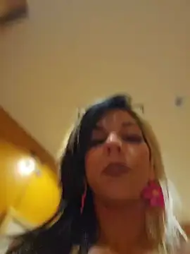 Snapshot of lil_jiggly chatting on 7, 7, 2026 lil jiggly online show from 7, 7, 2026