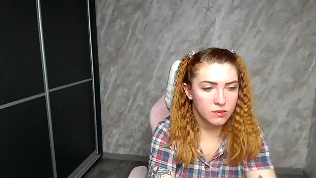 Reginasmilee online show from 12, 1, 2026