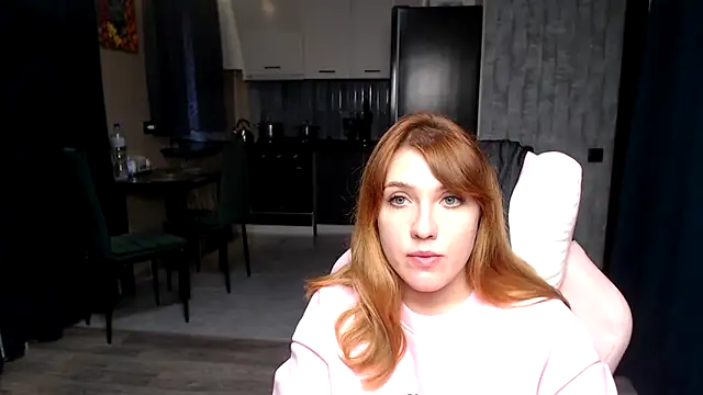 Reginasmilee online show from 6, 11, 2025