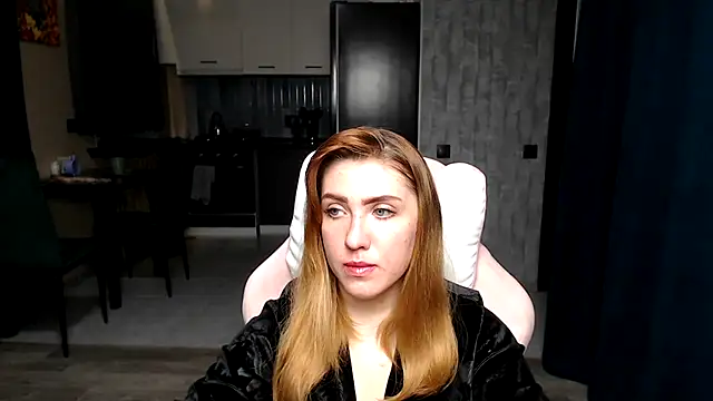 Reginasmilee online show from 28, 11, 2025